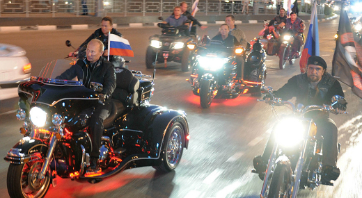 Ki hajolt meg Putyin motorosai eltt?