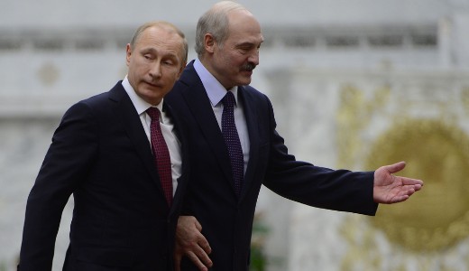 A Kreml megunta a ciczst Lukasenkval