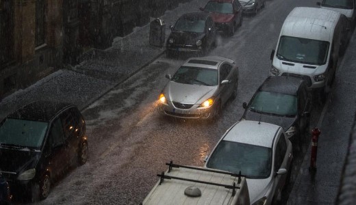 Idert: jgesvel, villmrvizekkel csapott le az risi vihar Budapestre 