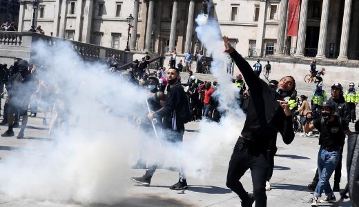 Csatatrr vltoztak London utci, elszabadult a pokol 