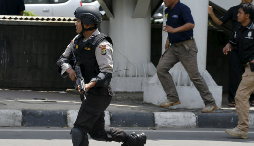 Tzprbaj s tszejts a robbantsok utn Jakartban