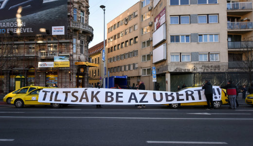 Tovbb blokkolhatjk a belvrost a taxisok