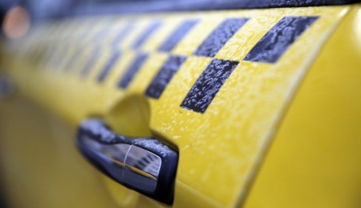 Taxisok tmadtak egy klfldi prra Zuglban