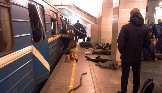 Hatalmas robban�s a szentp�terv�ri metr�ban, rengeteg halott