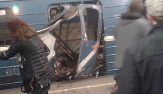 14 halottja van a szentp�terv�ri robbant�snak