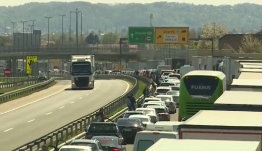 Kaotikus helyzet alakult ki a szlov�n-horv�t hat�ron