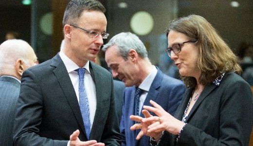 Szijj�rt�: a migr�ci� „rossz dolog”