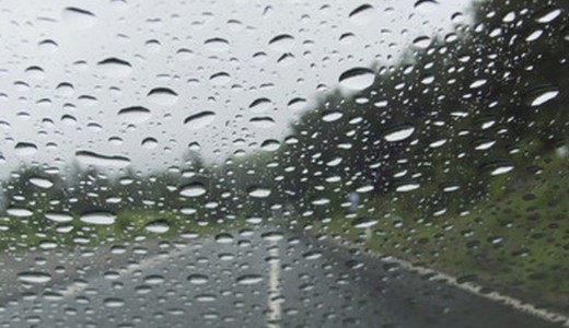 Figyelmeztet�st adtak ki: viharos sz�l k�s�ret�ben csapnak le a zivatarok az orsz�gra 