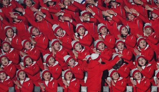 Szrrelis szak-koreai szurkolcsoportra figyel az olimpia - VIDEO