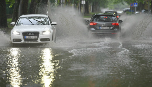 Vszhelyzet: jgesvel vonul a fenyeget vzfggny Pest megye fel, rkon bell lecsaphat 