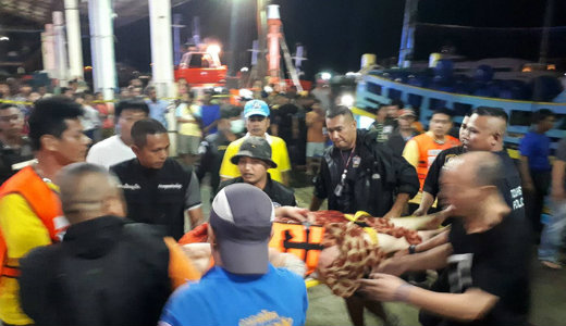 Felborult kt turistkkal teli csnak Phuketnl, 49-en eltntek
