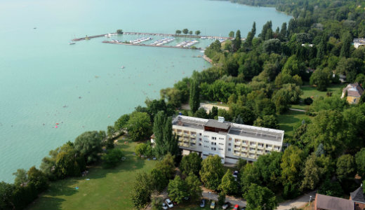 M�sz�ros L�rinc�k megszerezt�k a Club Alig�t, az egykori p�rt�d�l�t