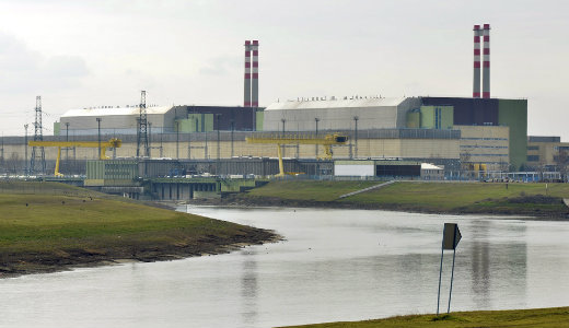 �gy felmelegedett a Duna, hogy kis h�j�n le kellett �ll�tani a paksi atomer�m�vet