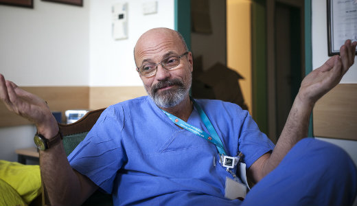 Zacher G�bor felmondott a Honv�dk�rh�zban