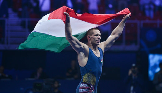 A birk�z� B�csi P�ter megford�totta a d�nt�t, vil�gbajnok