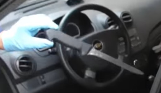 Napokig �llhatott a rend�rs�gen egy aut�, benne egy holttesttel