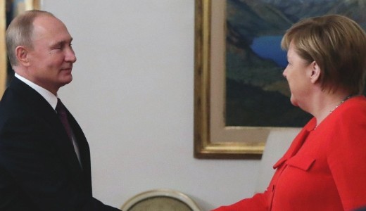 R�szletes megbesz�l�st folytatott Merkel �s Putyin