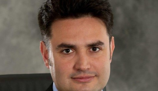 A megf�leml�t�s �s a nyom�sgyakorl�s miatt mondanak fel a h�dmez�v�s�rhelyi v�rosh�z�n