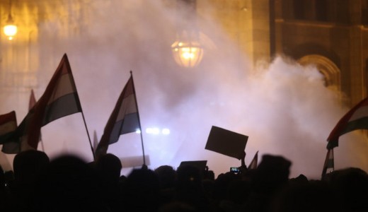 „Mostant�l sztr�jkk�sz�lts�g van” – Itt a szakszervezetek v�lasza arra, hogy �der al��rta a t�l�rat�rv�nyt 