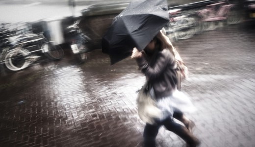 Nincs v�ge: sz�lvihar miatt kiadt�k a riaszt�st 