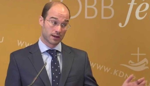 Hollik: Soros Gy�rgy azokat t�madja, akik ellenzik a bev�ndorl�st 