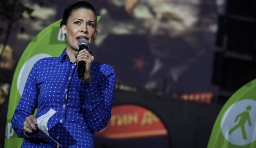 A Fidesz kitette Demeter M�rt�t a honv�delmi bizotts�gb�l