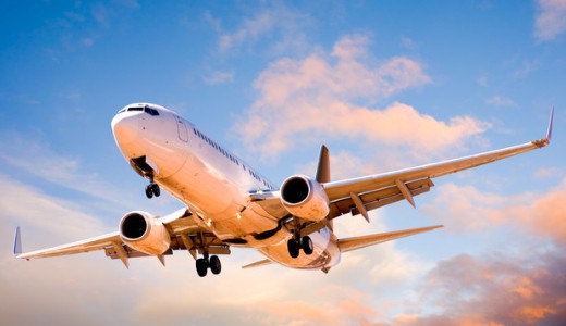 G�pelt�r�t�s - Fegyveres a Dubajba tart� g�pen - l�v�sek d�rd�ltek a j�raton 