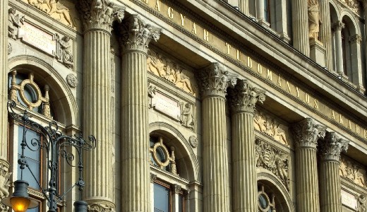 Az Akad�mia eln�ks�ge szembefordult a korm�nnyal