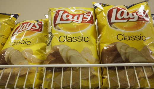 Indiai gazd�kat perel a Pepsi, ami�rt a jogv�dett krumplij�t termesztik