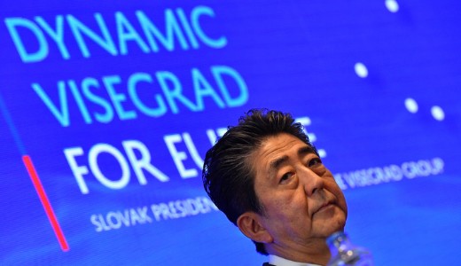 Jap�n meglengette a p�nzt�rc�j�t, Orb�n K�n�t v�lasztotta