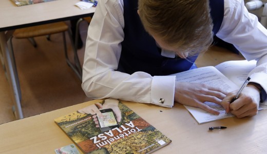 Elfogt�k a t�rt�nelem�retts�git kisziv�rogtat� nyomdai alkalmazottat