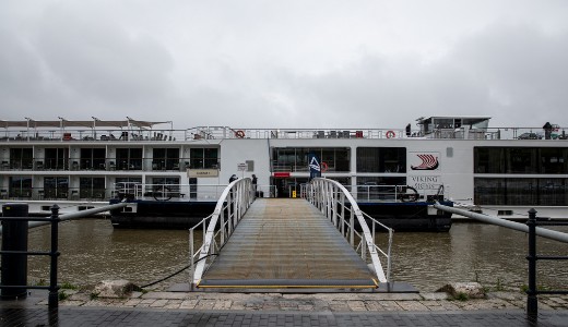 T�l�r�kra, alacsony fizet�sre, �lland� fluktu�ci�ra panaszkodtak a sv�jci sz�llodahaj�s c�gn�l