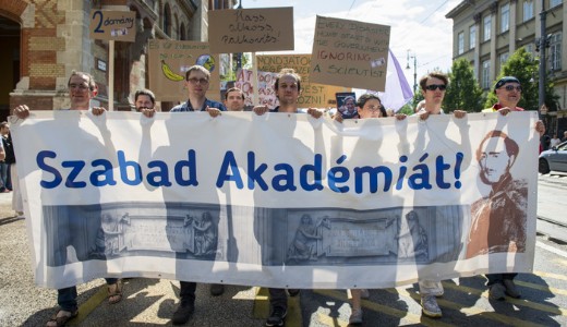 Nem t�rj�k, hogy korm�nyhivatalnokok d�ntsenek a kutat�sokr�l