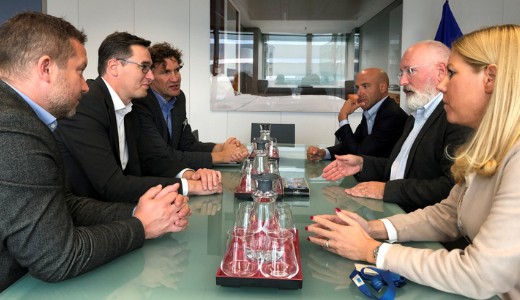 Kar�csony z�ld p�nzek�rt lobbizott Br�sszelben, a Fidesz ezt m�shogy l�tja