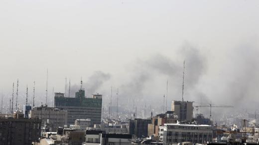 Tal�lat �rt egy iskol�t Ir�nban: t�bb tucat ember meghalt, rengetegen megs�r�ltek