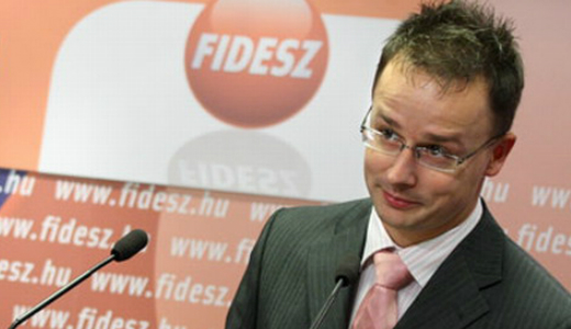 Szijjrt tjkoztatta a parlamenti prtok frakcivezetit